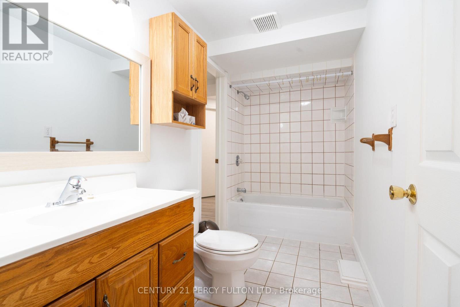 1618 Major Oaks Road, Pickering, Ontario  L1X 2G8 - Photo 20 - E12989134