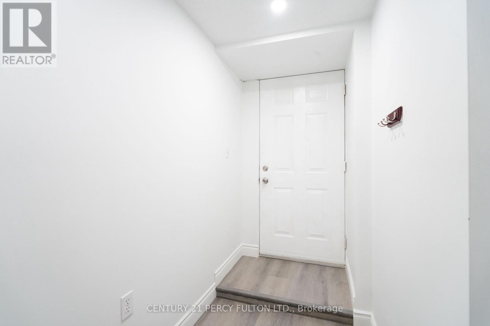 1618 Major Oaks Road, Pickering, Ontario  L1X 2G8 - Photo 6 - E12989134