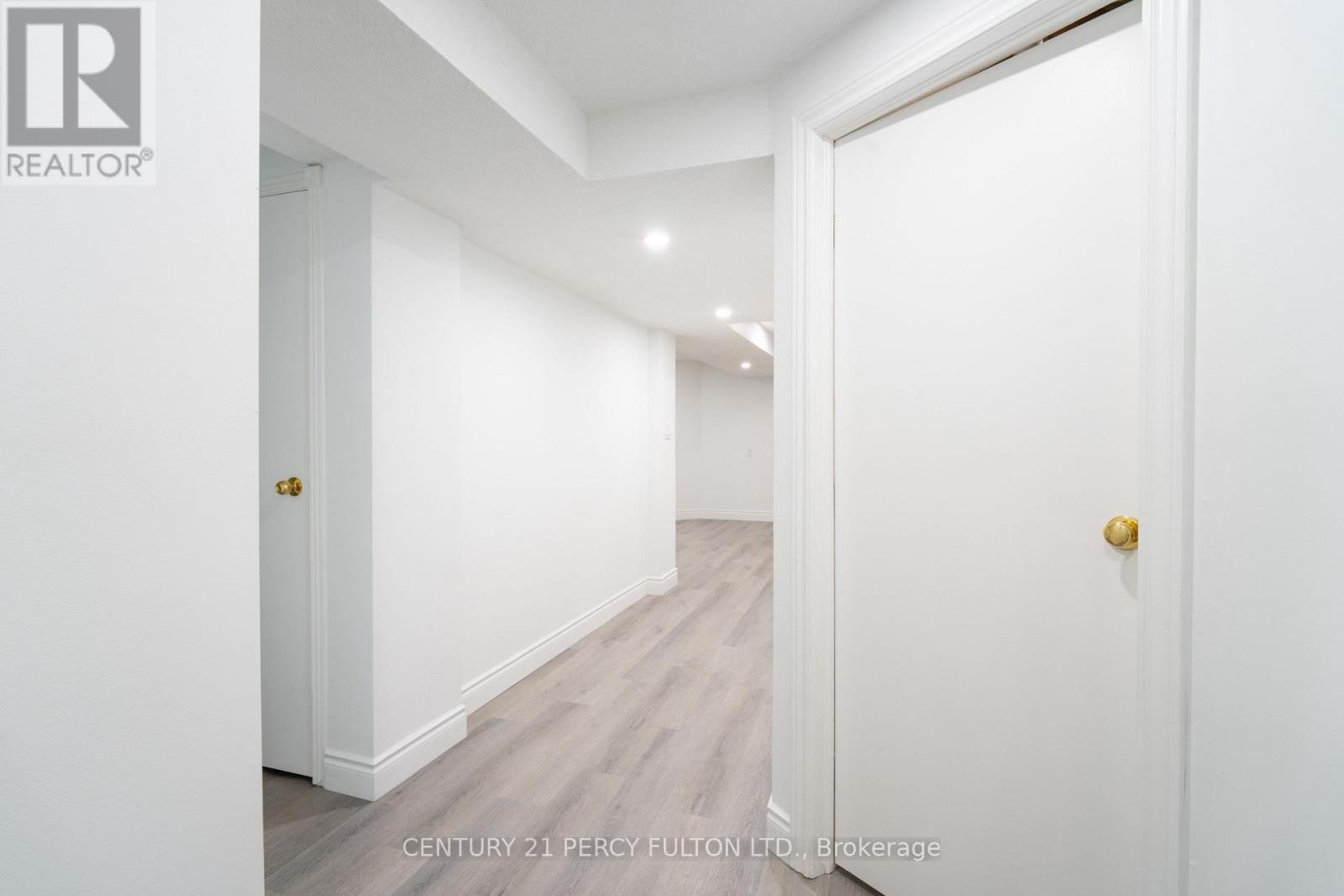 1618 Major Oaks Road, Pickering, Ontario  L1X 2G8 - Photo 8 - E12989134