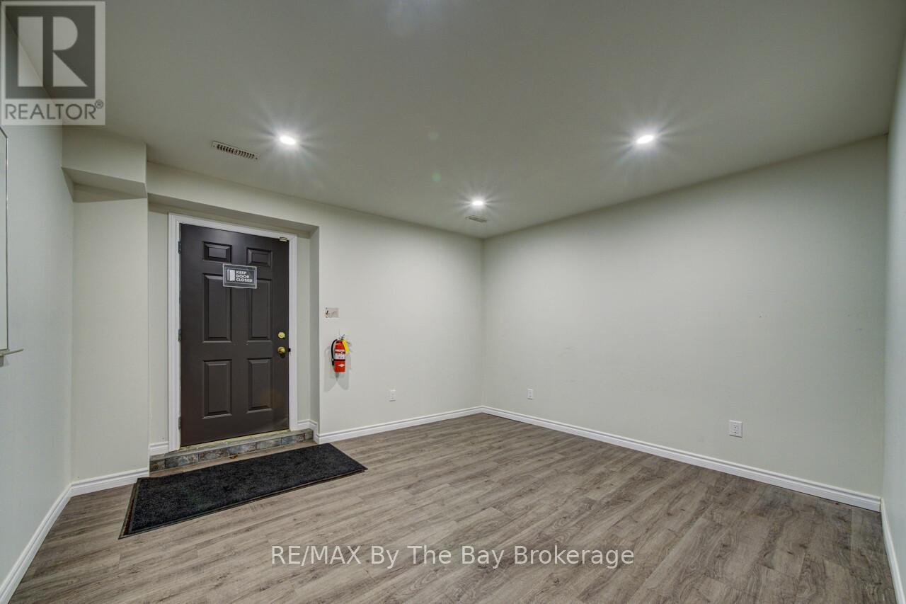 1367 Mosley Street, Wasaga Beach, Ontario  L9Z 2C5 - Photo 26 - S12981784