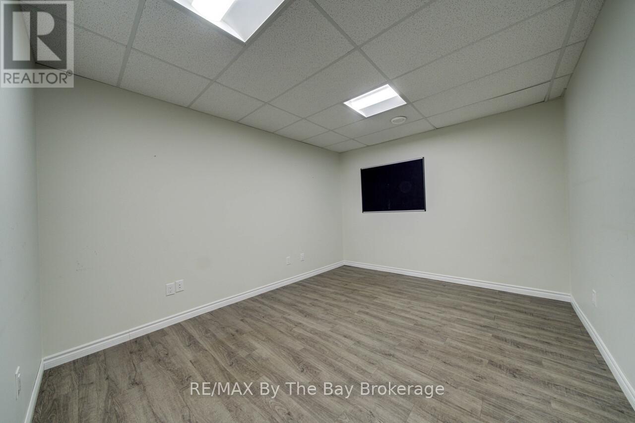 1367 Mosley Street, Wasaga Beach, Ontario  L9Z 2C5 - Photo 21 - S12981784