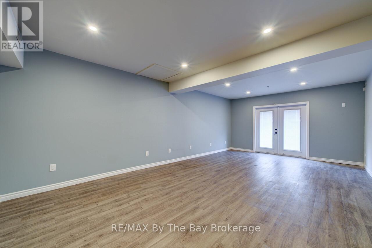 1367 Mosley Street, Wasaga Beach, Ontario  L9Z 2C5 - Photo 27 - S12981784