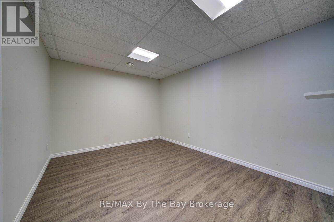 1367 Mosley Street, Wasaga Beach, Ontario  L9Z 2C5 - Photo 19 - S12981784