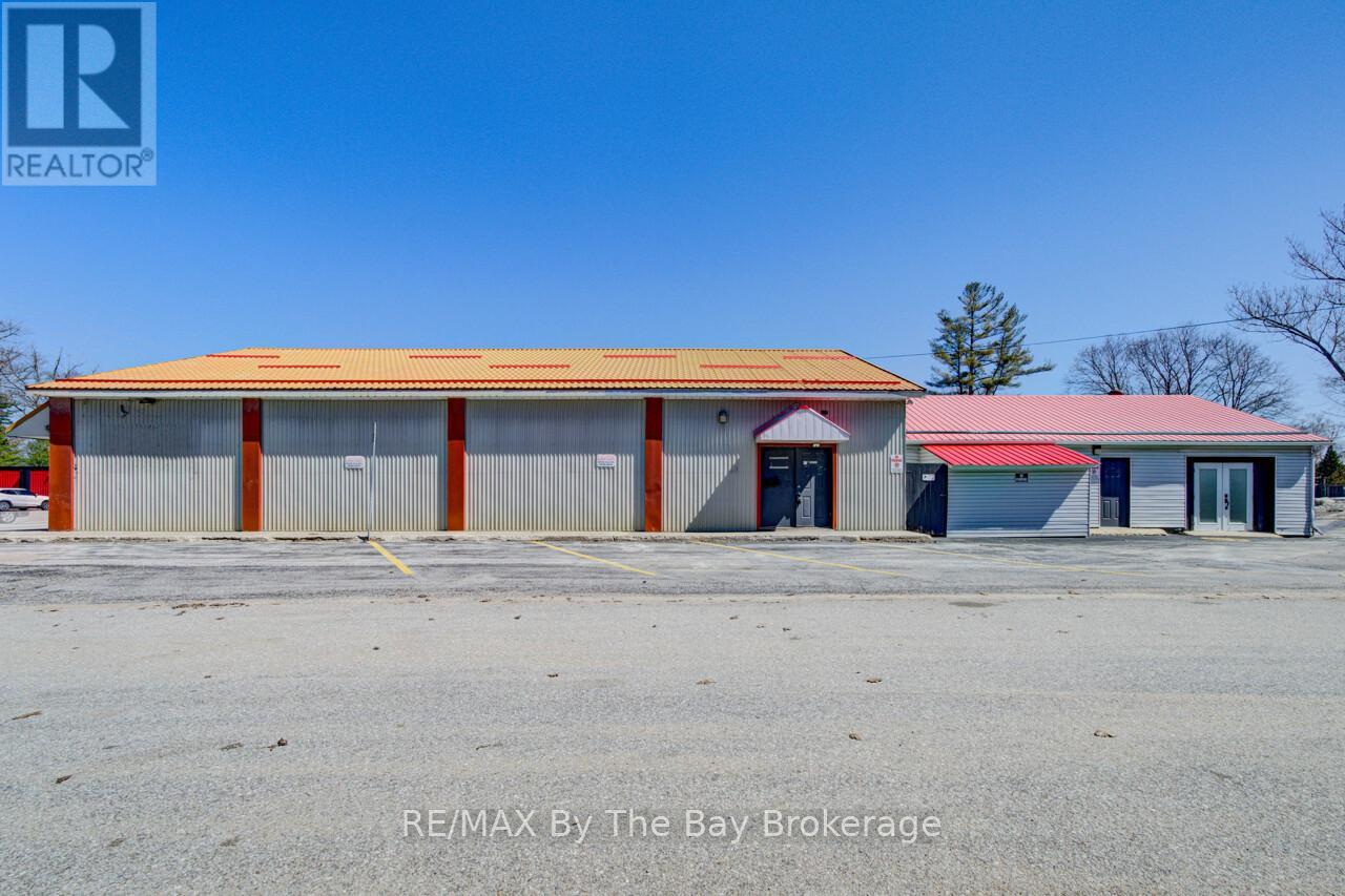 1367 Mosley Street, Wasaga Beach, Ontario  L9Z 2C5 - Photo 4 - S12981784