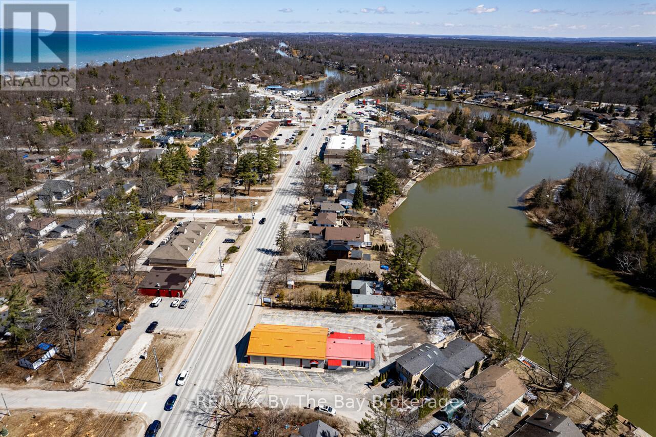 1367 Mosley Street, Wasaga Beach, Ontario  L9Z 2C5 - Photo 38 - S12981784