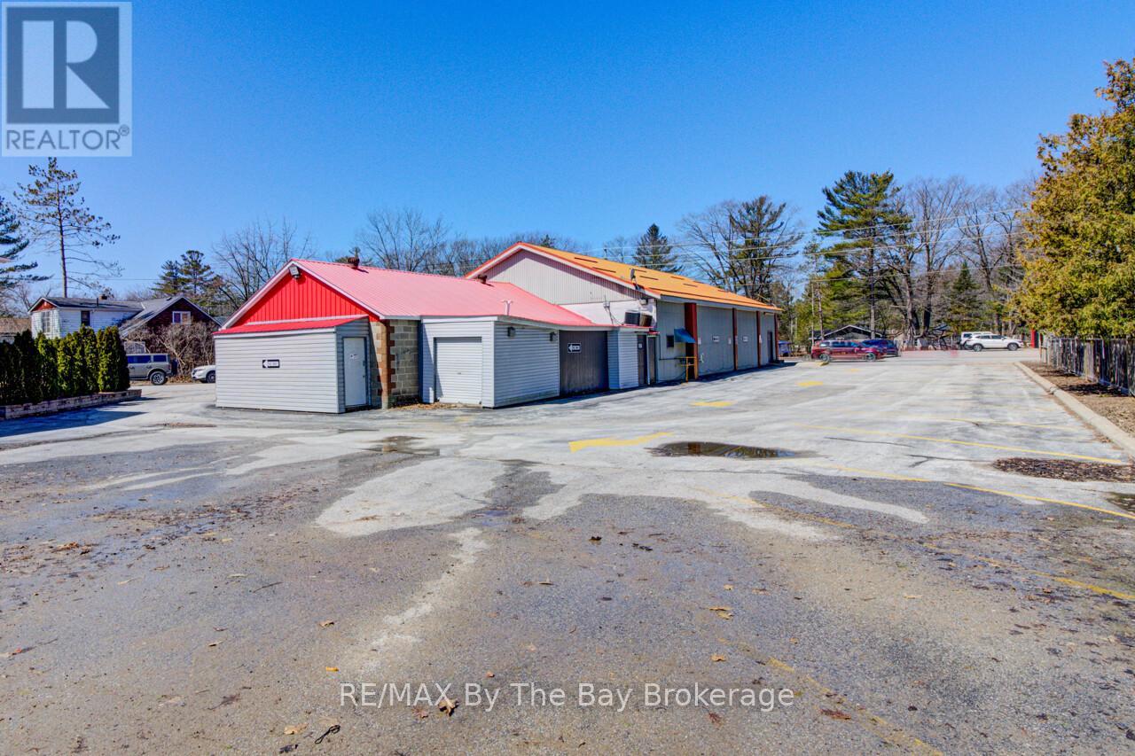 1367 Mosley Street, Wasaga Beach, Ontario  L9Z 2C5 - Photo 6 - S12981784