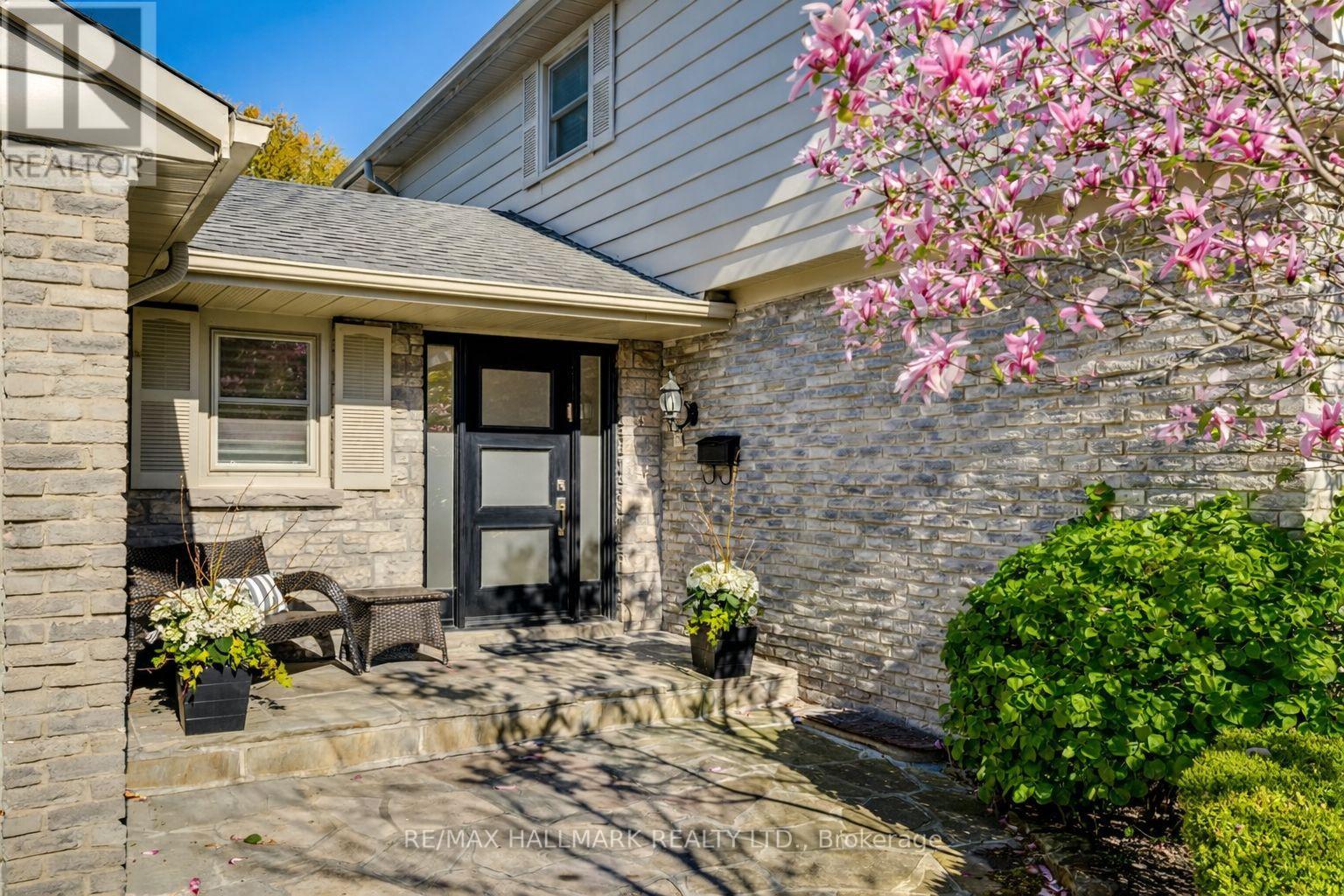 55 Riverside Boulevard, Vaughan, Ontario  L4J 1H8 - Photo 3 - N12989084