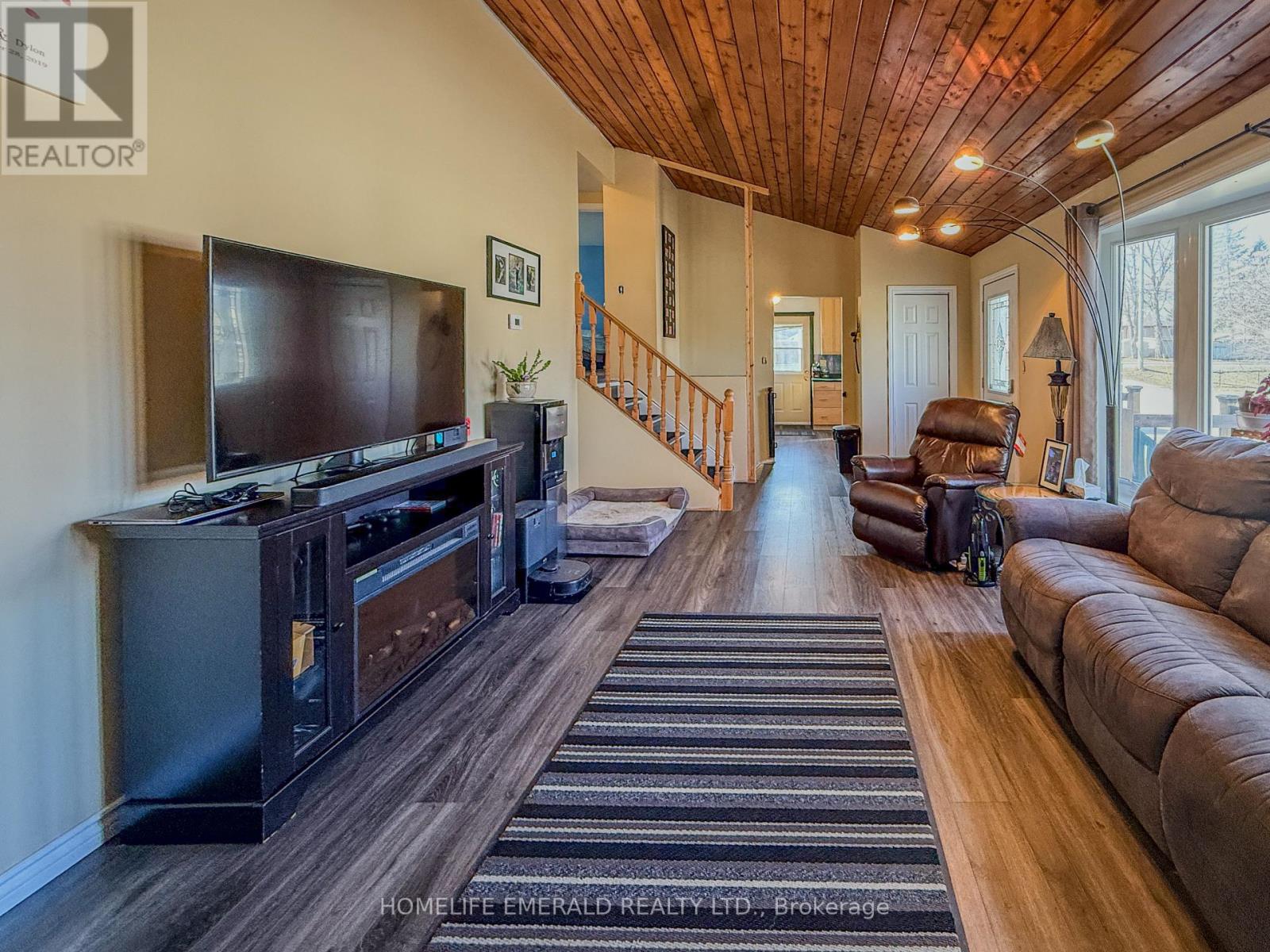 74 Vernon Street, Essa, Ontario  L0M 1B0 - Photo 5 - N12989110