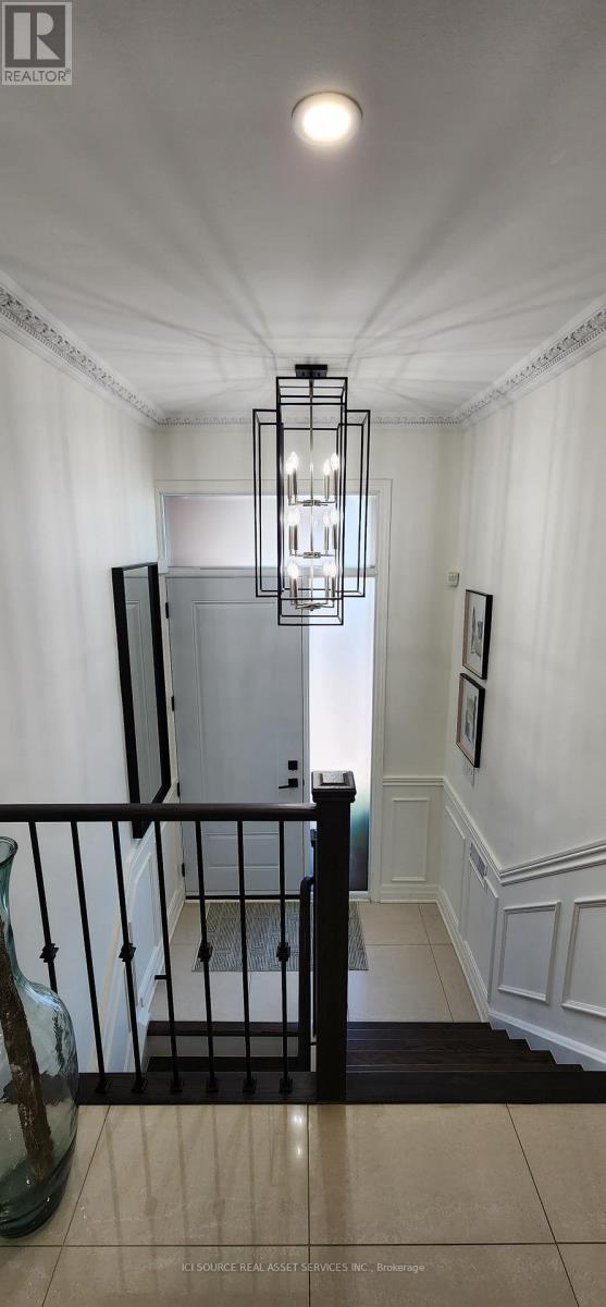 438 Woodbridge Avenue, Vaughan, Ontario  L4L 2T4 - Photo 3 - N12989112