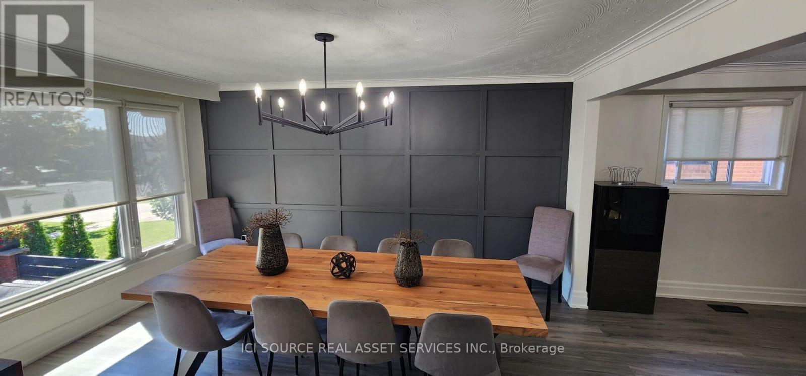 438 Woodbridge Avenue, Vaughan, Ontario  L4L 2T4 - Photo 4 - N12989112