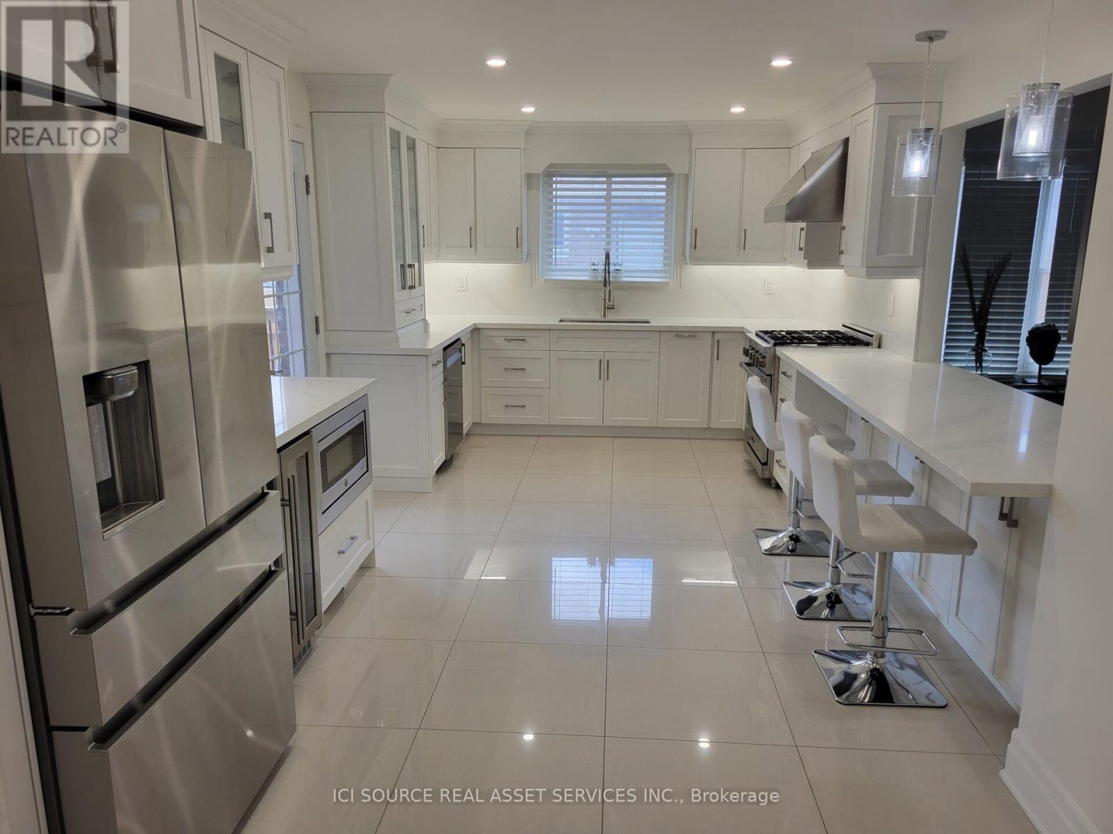 438 Woodbridge Avenue, Vaughan, Ontario  L4L 2T4 - Photo 7 - N12989112