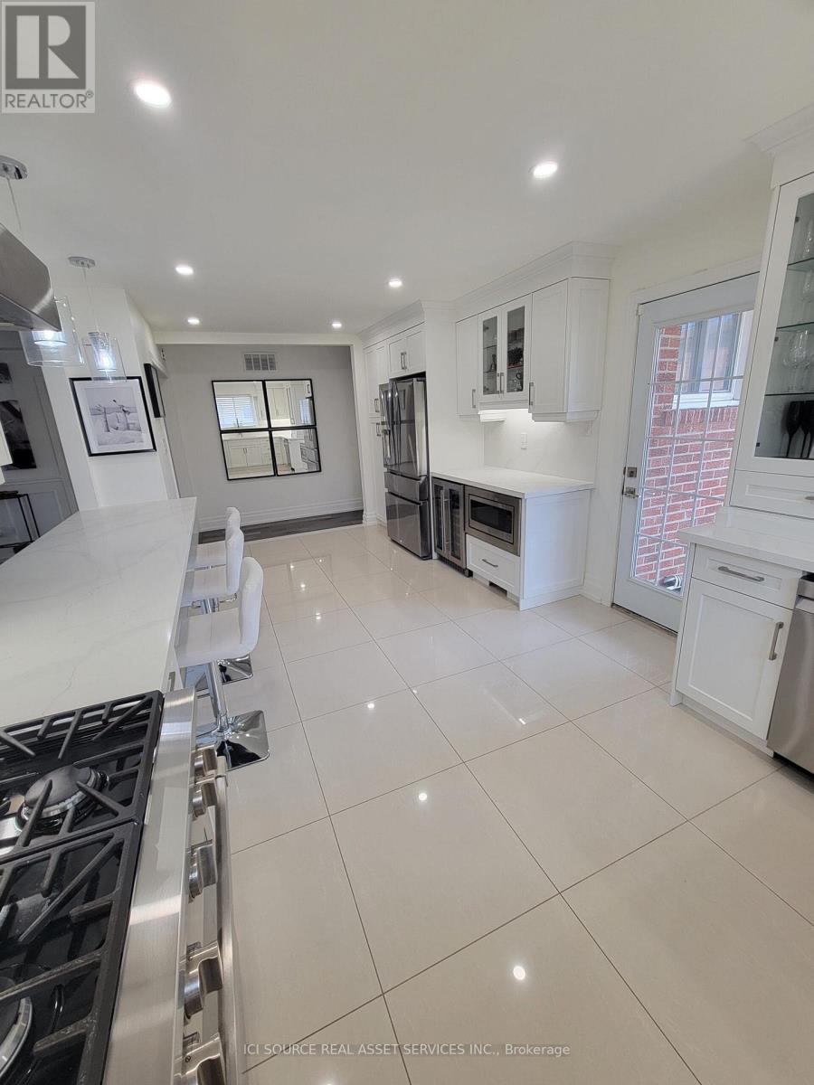 438 Woodbridge Avenue, Vaughan, Ontario  L4L 2T4 - Photo 8 - N12989112