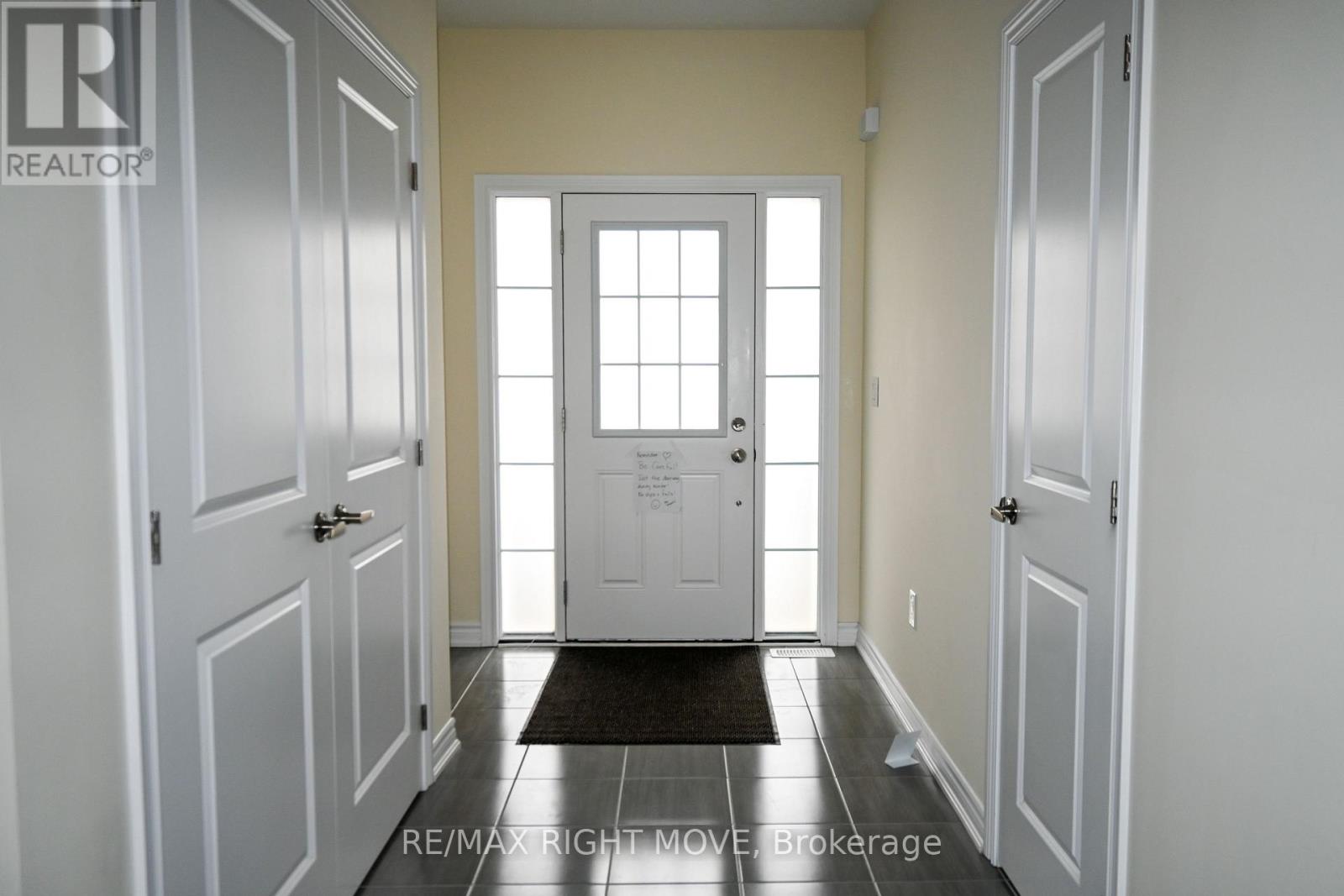 73 Atlantis Drive, Orillia, Ontario  L3V 8L4 - Photo 2 - S12989086