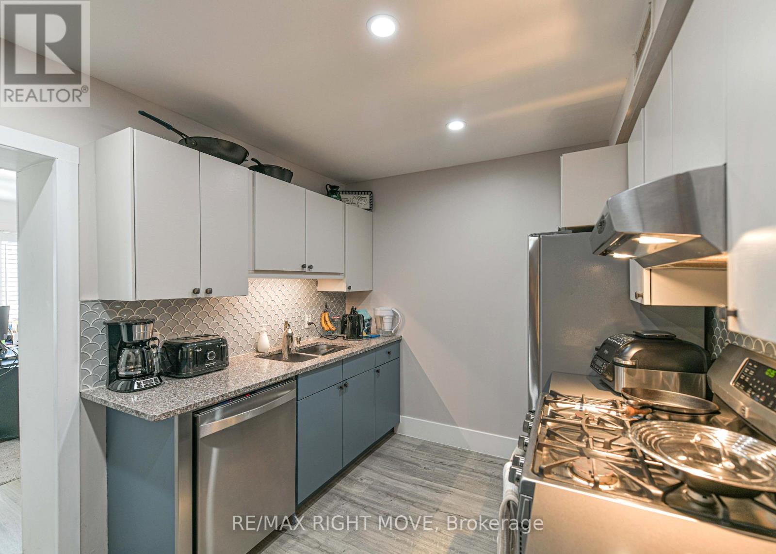 33 Coldwater Road W, Orillia, Ontario  L3V 3L2 - Photo 24 - S12989142