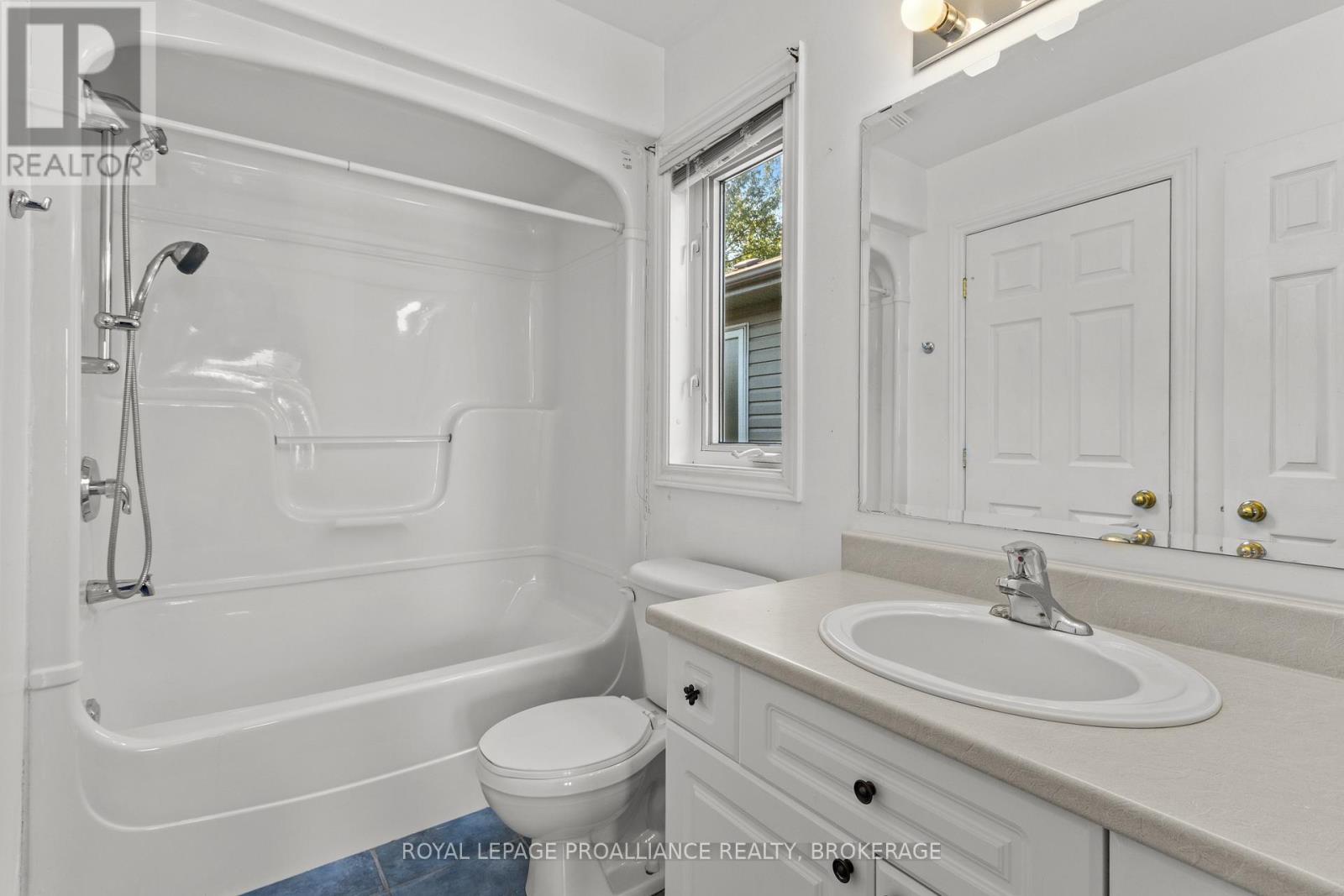 748 Tanner Drive, Kingston, Ontario  K7M 9G7 - Photo 24 - X12780058