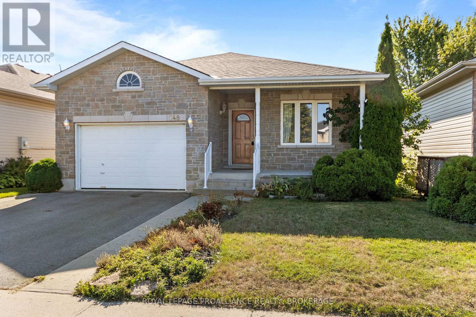 748 Tanner Drive, Kingston, Ontario  K7M 9G7 - Photo 2 - X12780058