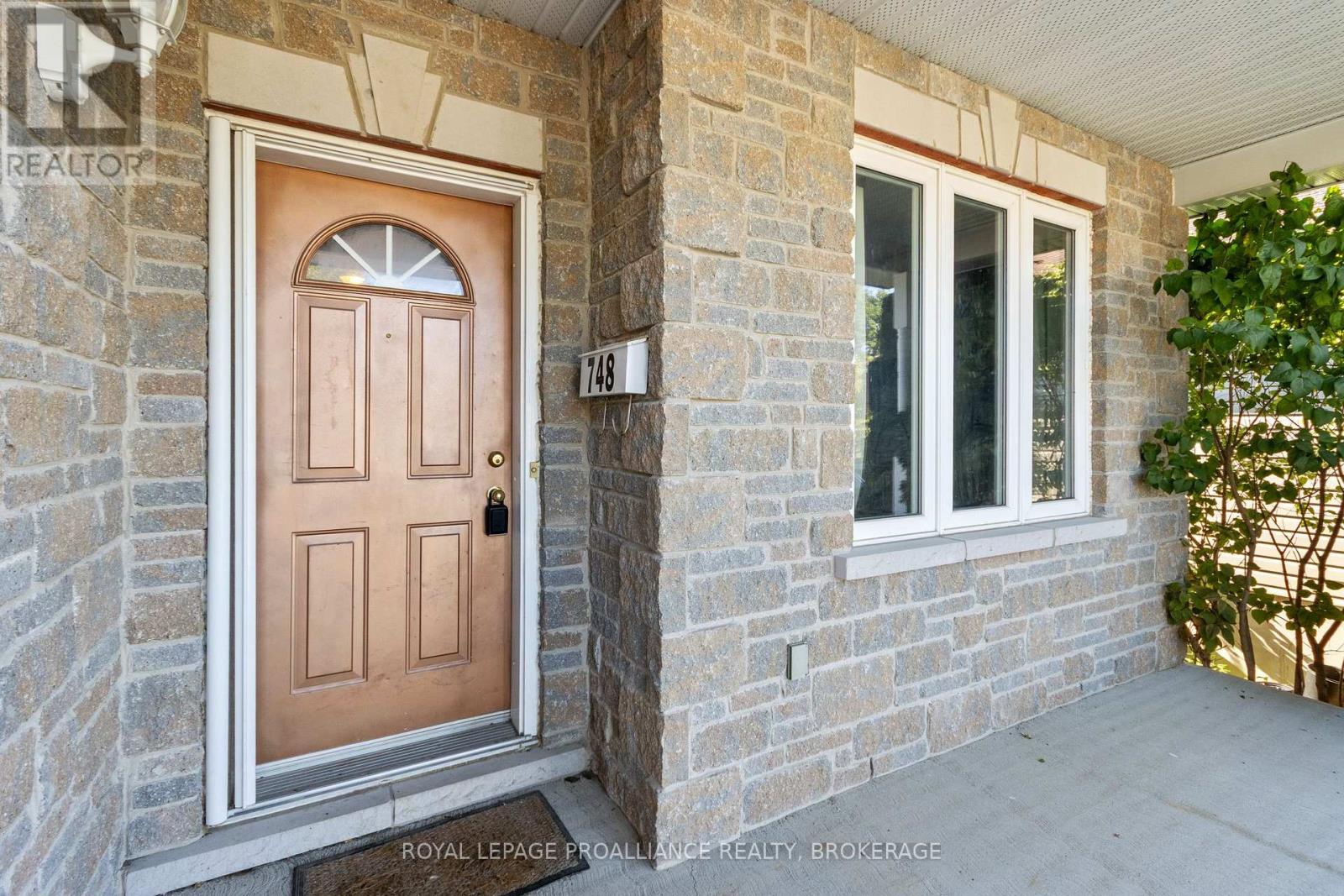 748 Tanner Drive, Kingston, Ontario  K7M 9G7 - Photo 4 - X12780058