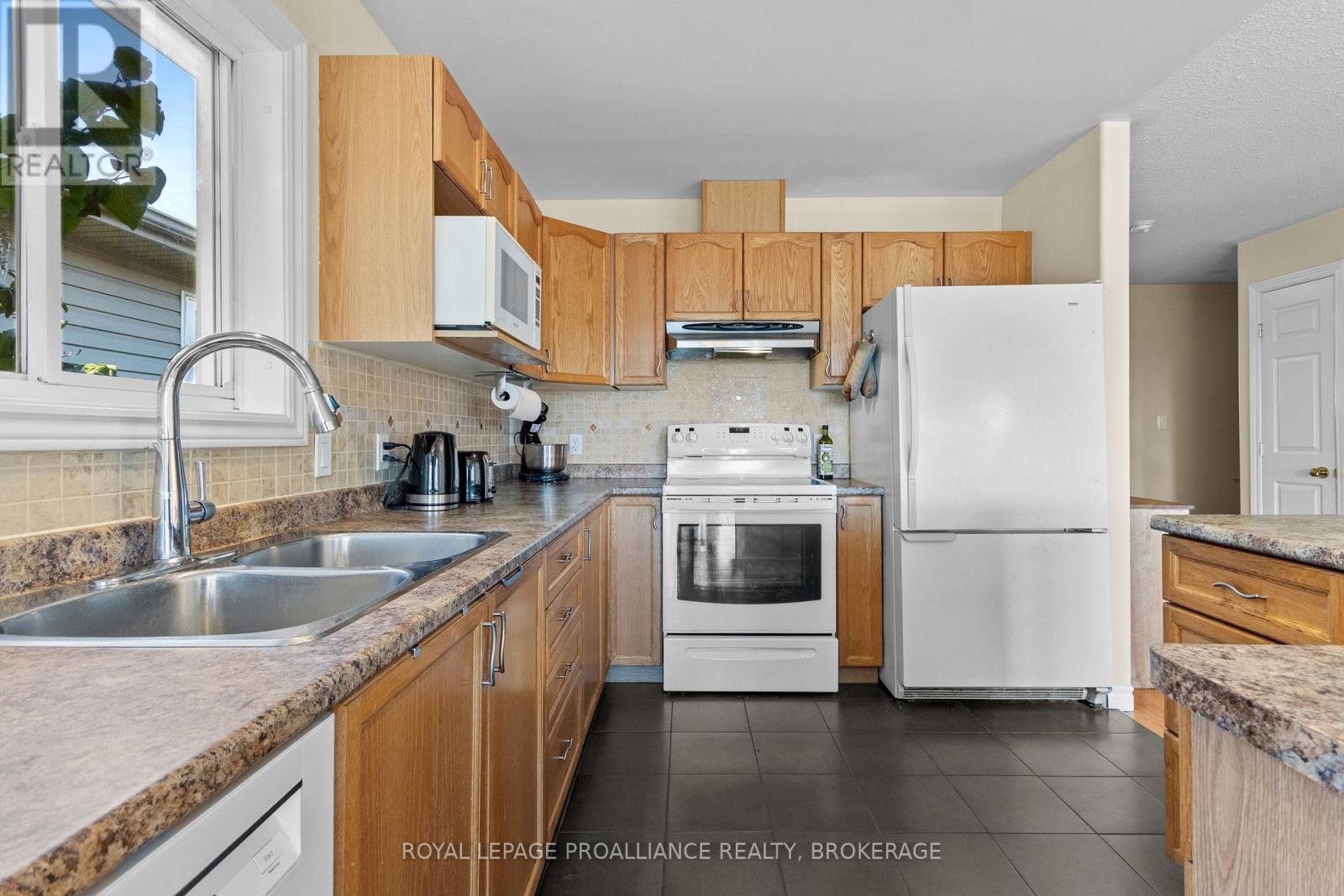 748 Tanner Drive, Kingston, Ontario  K7M 9G7 - Photo 30 - X12780058