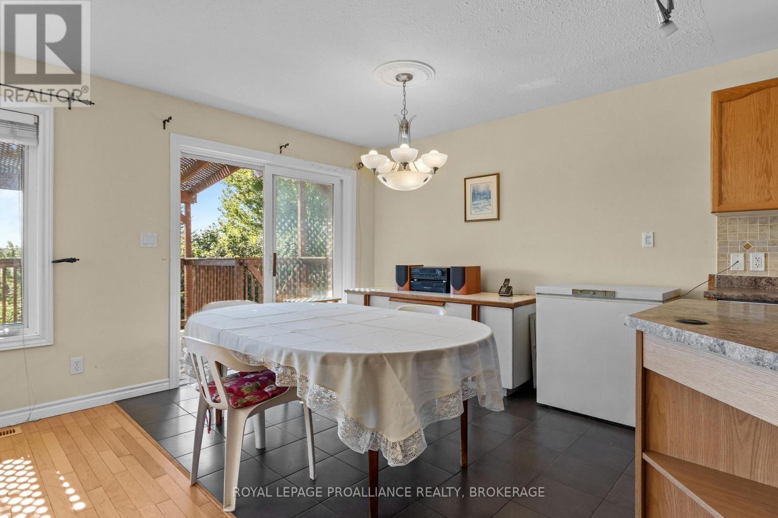 748 Tanner Drive, Kingston, Ontario  K7M 9G7 - Photo 6 - X12780058