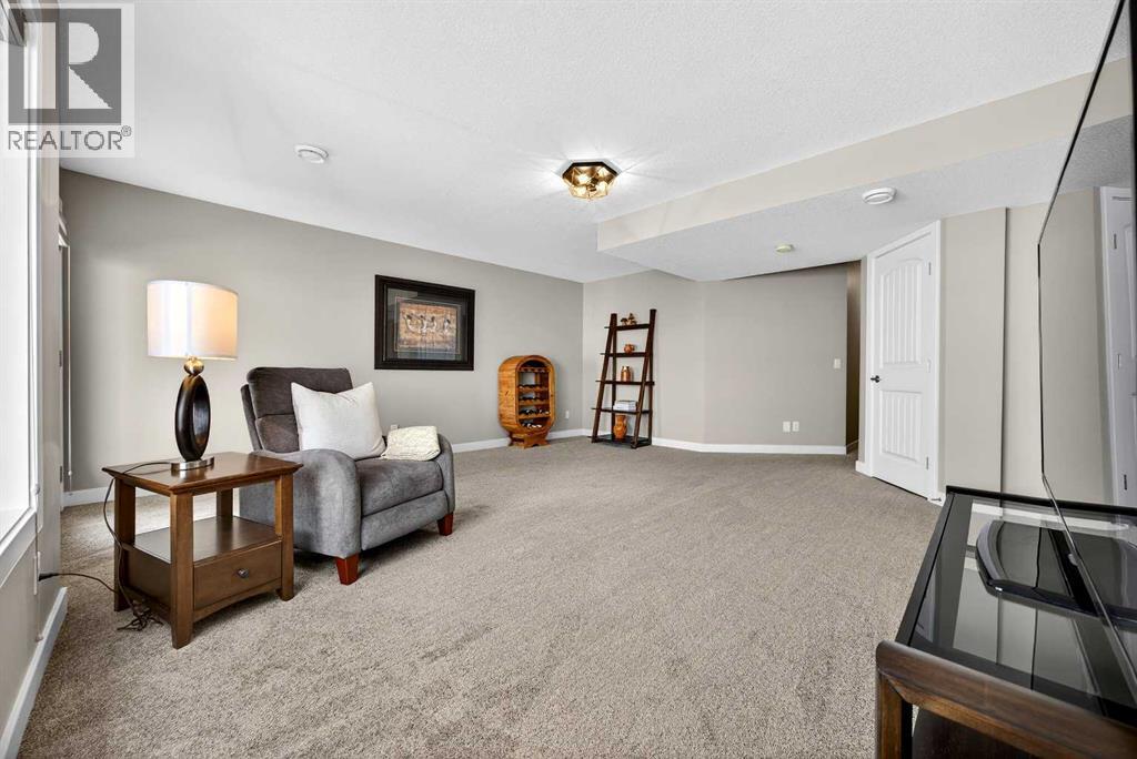 144 Sundown View, Cochrane, Alberta  T4C 2N9 - Photo 37 - A2286035