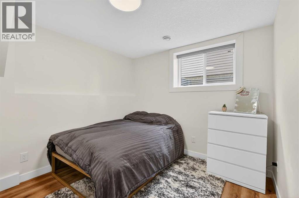 584 Woodhill Place SW, Calgary, Alberta  T2W 3L5 - Photo 33 - A2298867