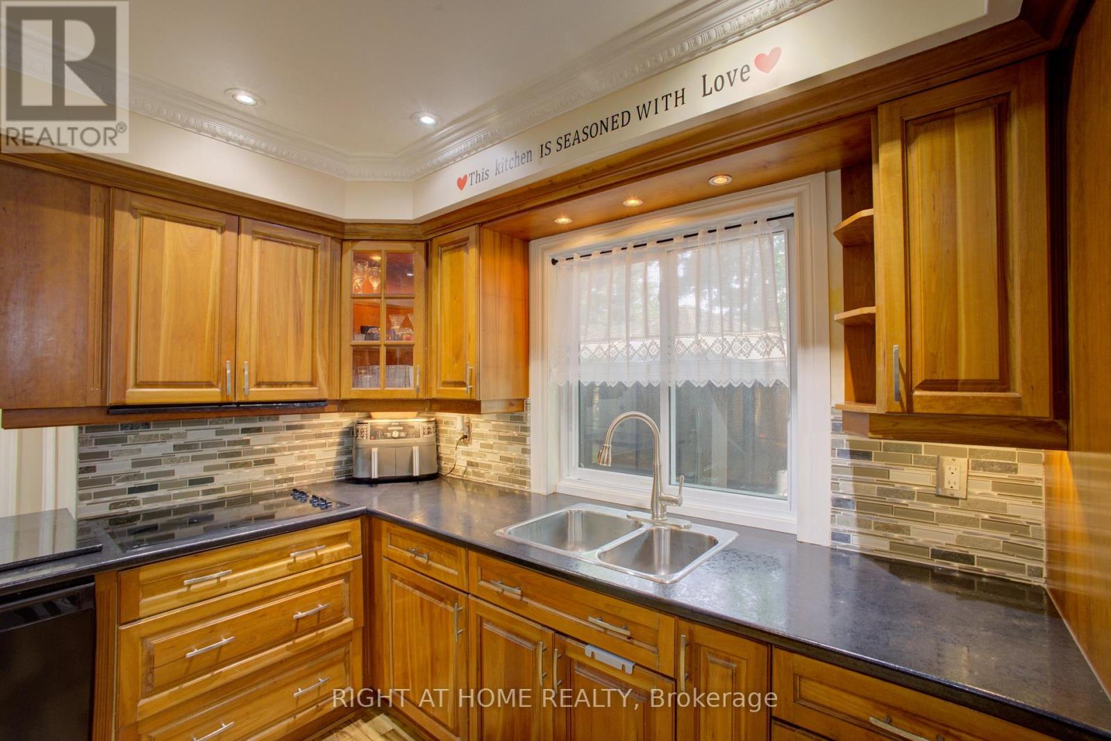 3 Newton Drive, Orangeville, Ontario  L9W 3E3 - Photo 10 - W12989098