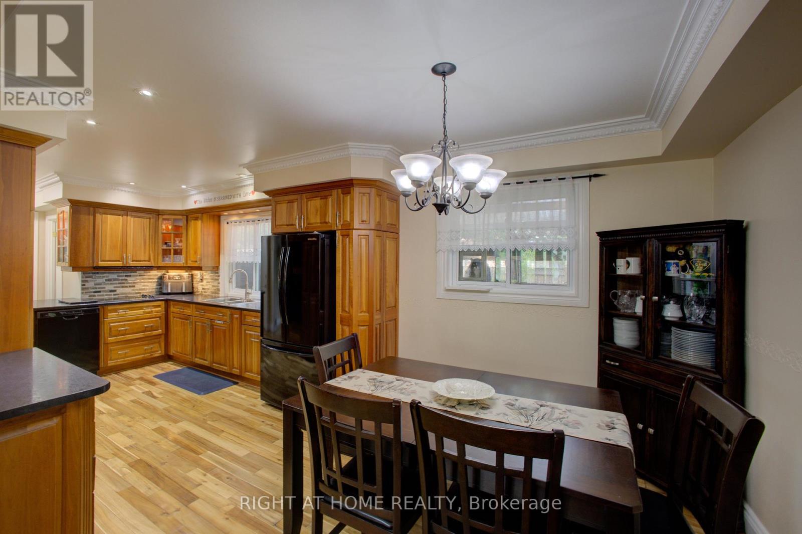 3 Newton Drive, Orangeville, Ontario  L9W 3E3 - Photo 4 - W12989098