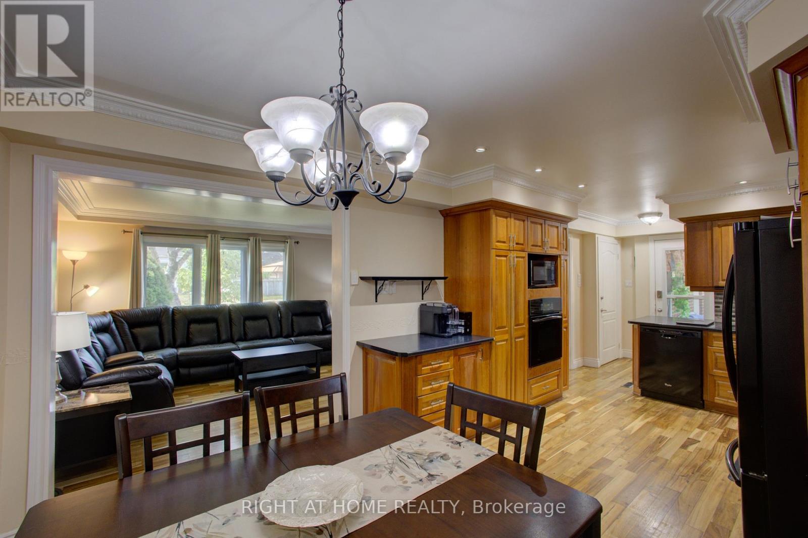 3 Newton Drive, Orangeville, Ontario  L9W 3E3 - Photo 5 - W12989098