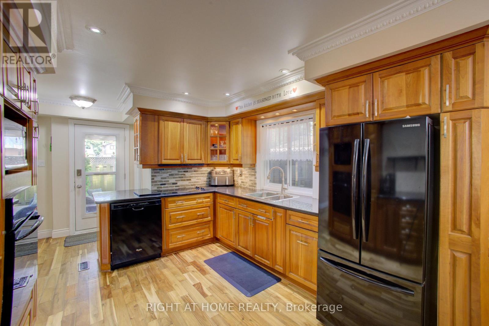 3 Newton Drive, Orangeville, Ontario  L9W 3E3 - Photo 7 - W12989098