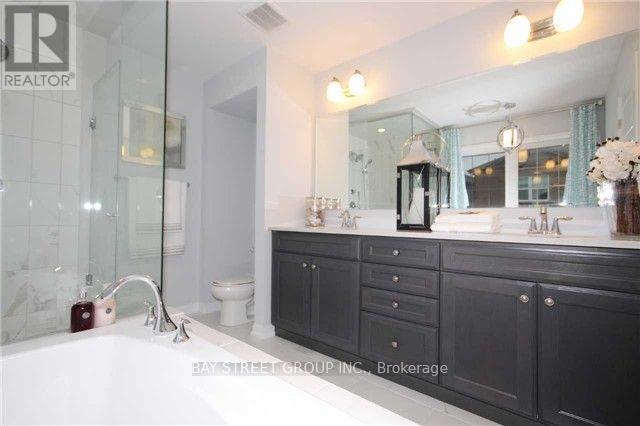 3169 Daisy Way, Oakville, Ontario  L6M 1L3 - Photo 16 - W12989102