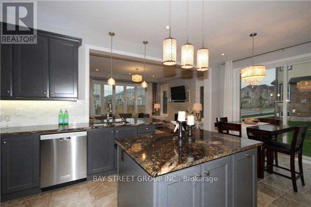 3169 Daisy Way, Oakville, Ontario  L6M 1L3 - Photo 5 - W12989102