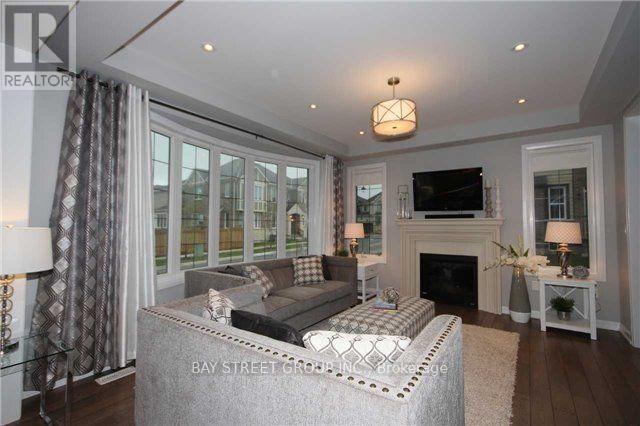 3169 Daisy Way, Oakville, Ontario  L6M 1L3 - Photo 8 - W12989102