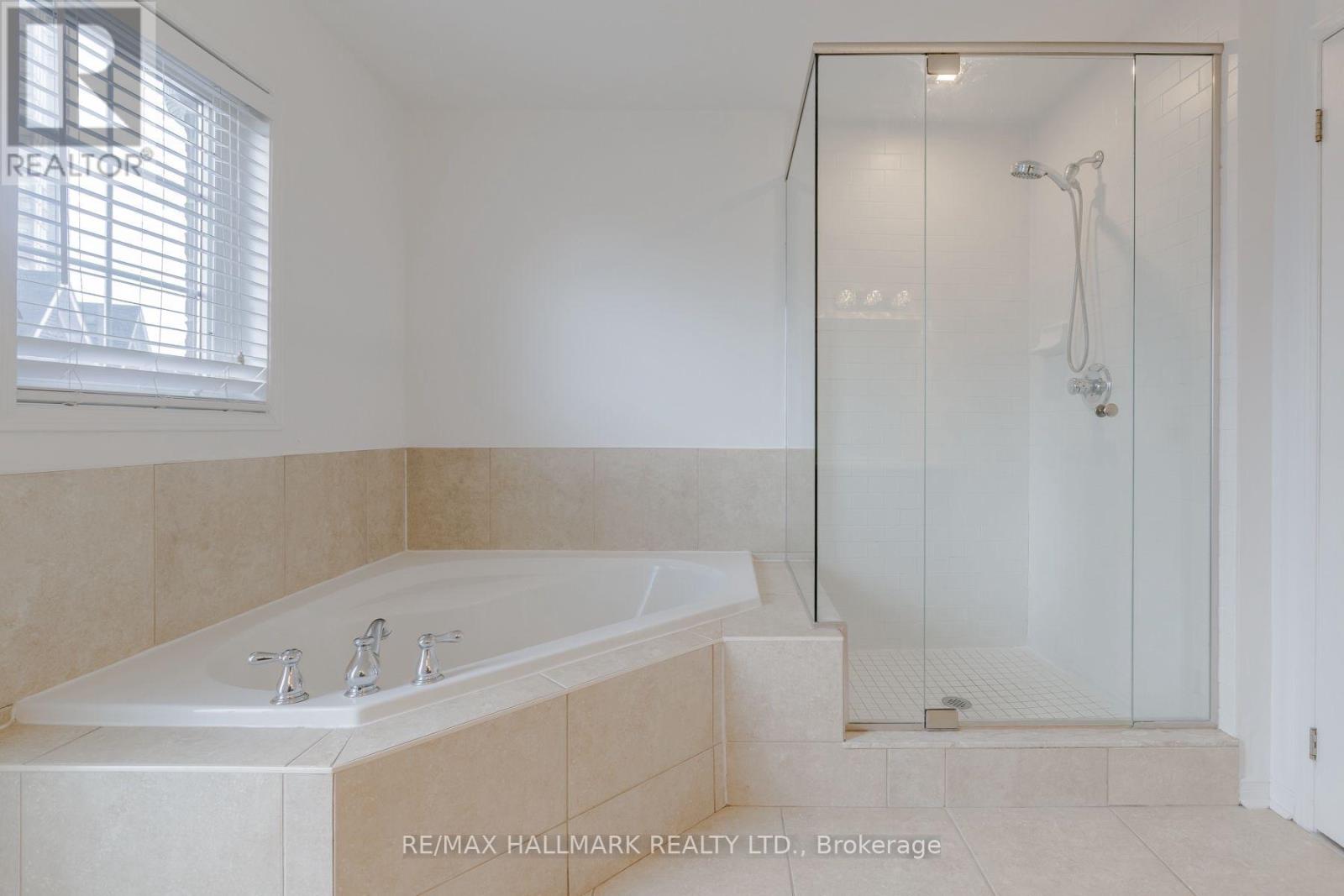 36 - 99 The Queensway, Toronto, Ontario  M6S 5B4 - Photo 11 - W12989114