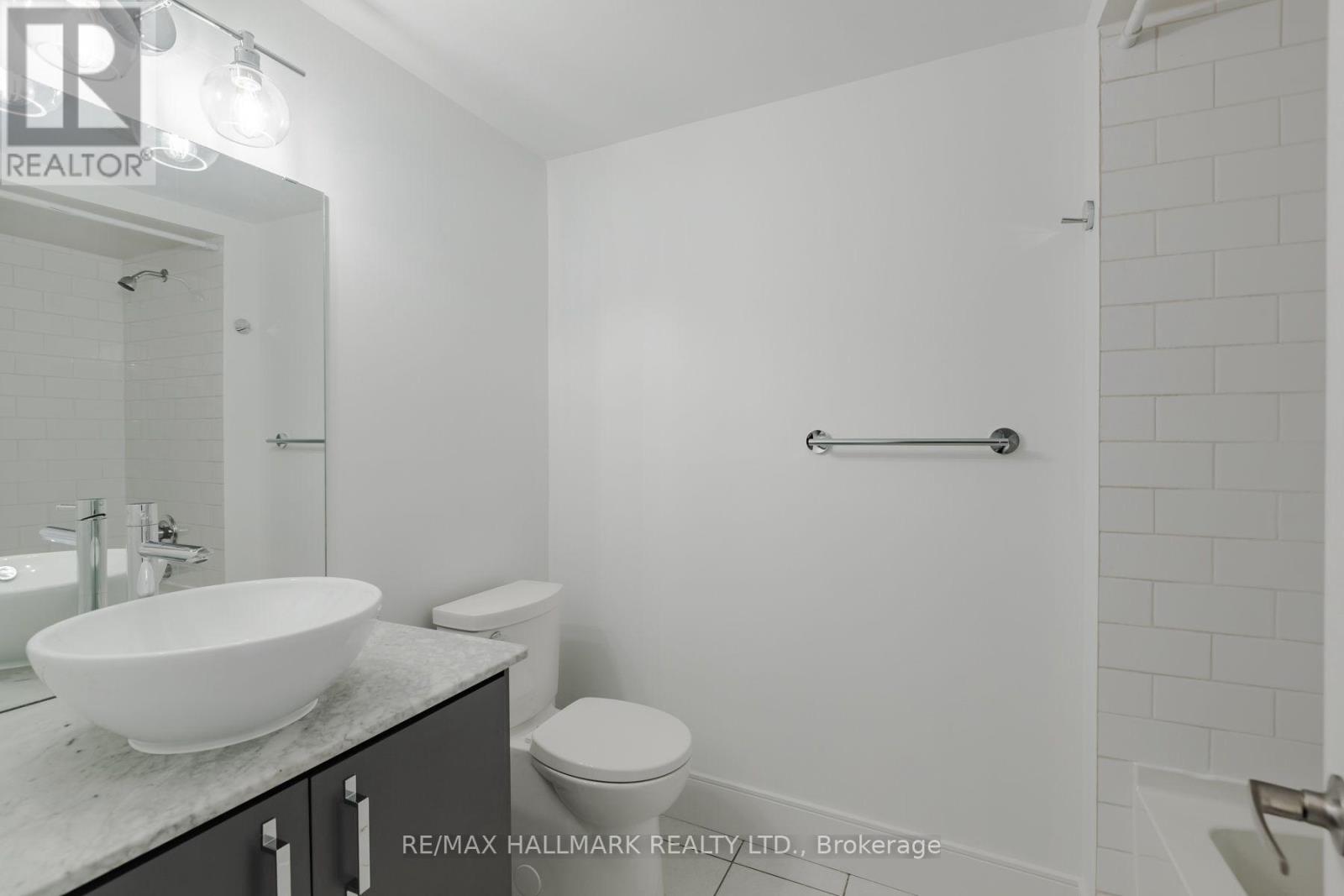 36 - 99 The Queensway, Toronto, Ontario  M6S 5B4 - Photo 12 - W12989114