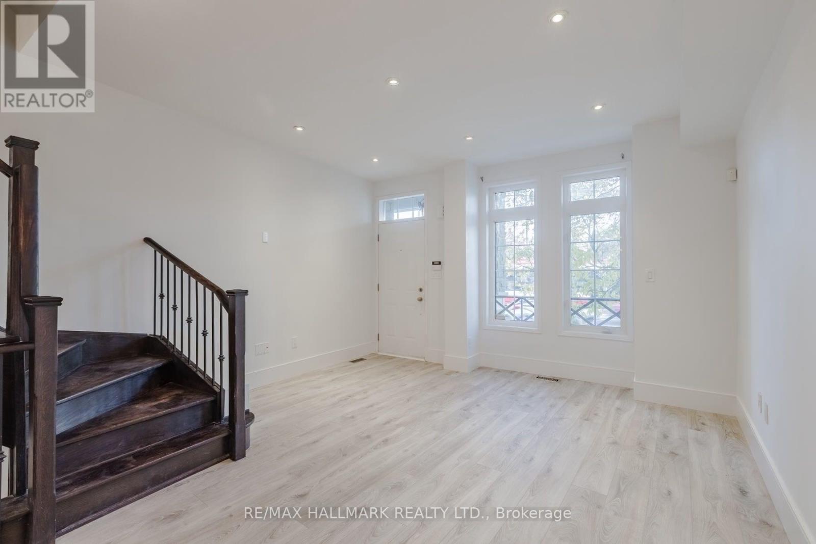 36 - 99 The Queensway, Toronto, Ontario  M6S 5B4 - Photo 3 - W12989114