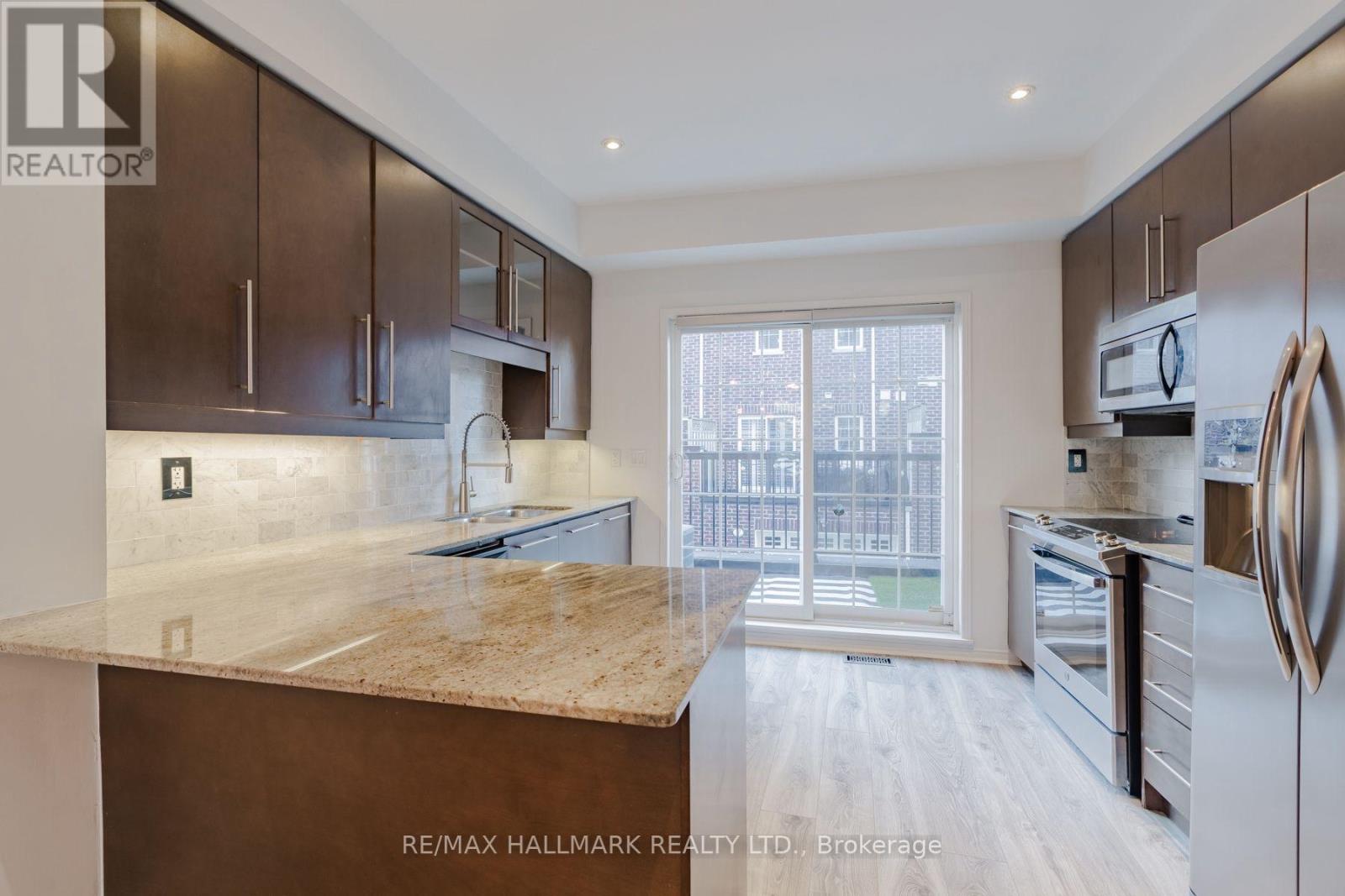 36 - 99 The Queensway, Toronto, Ontario  M6S 5B4 - Photo 6 - W12989114