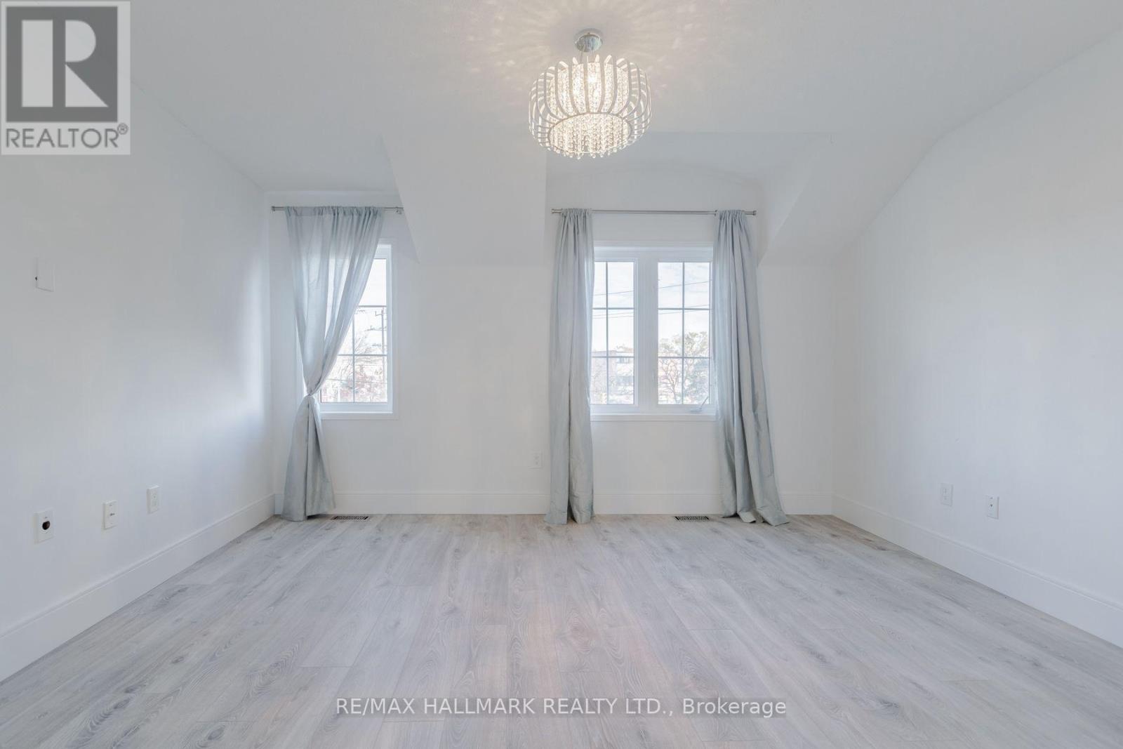 36 - 99 The Queensway, Toronto, Ontario  M6S 5B4 - Photo 9 - W12989114