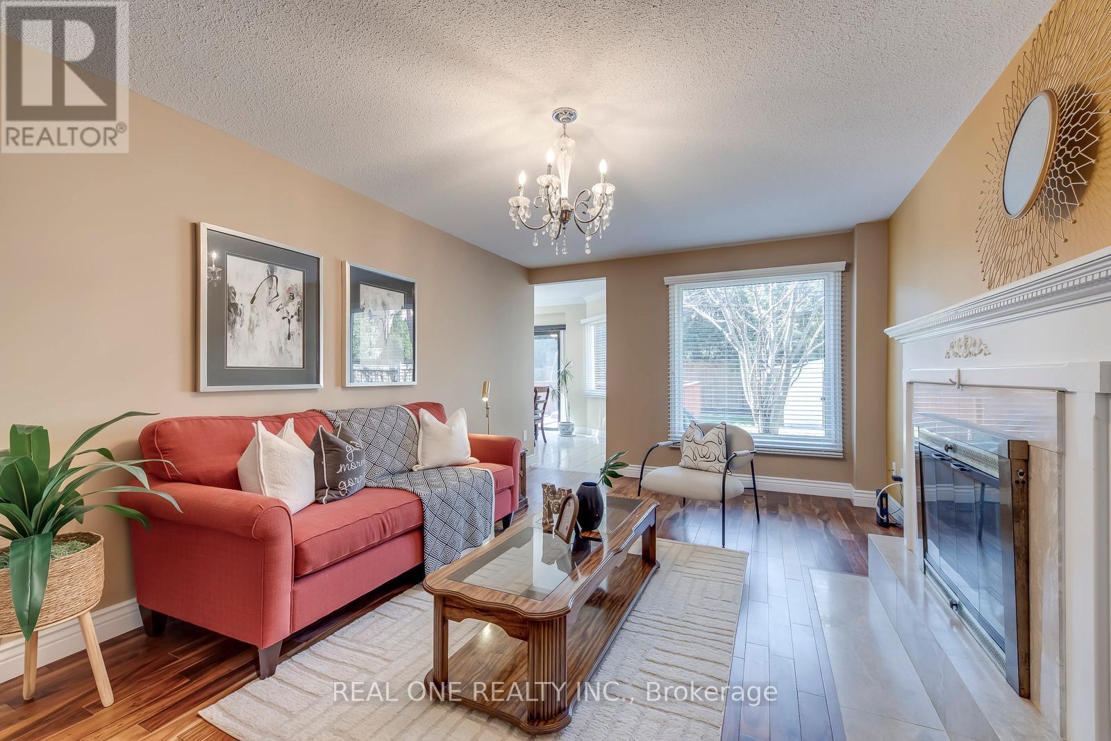 1201 Creekside Drive, Oakville, Ontario  L6H 4Y8 - Photo 13 - W12989124