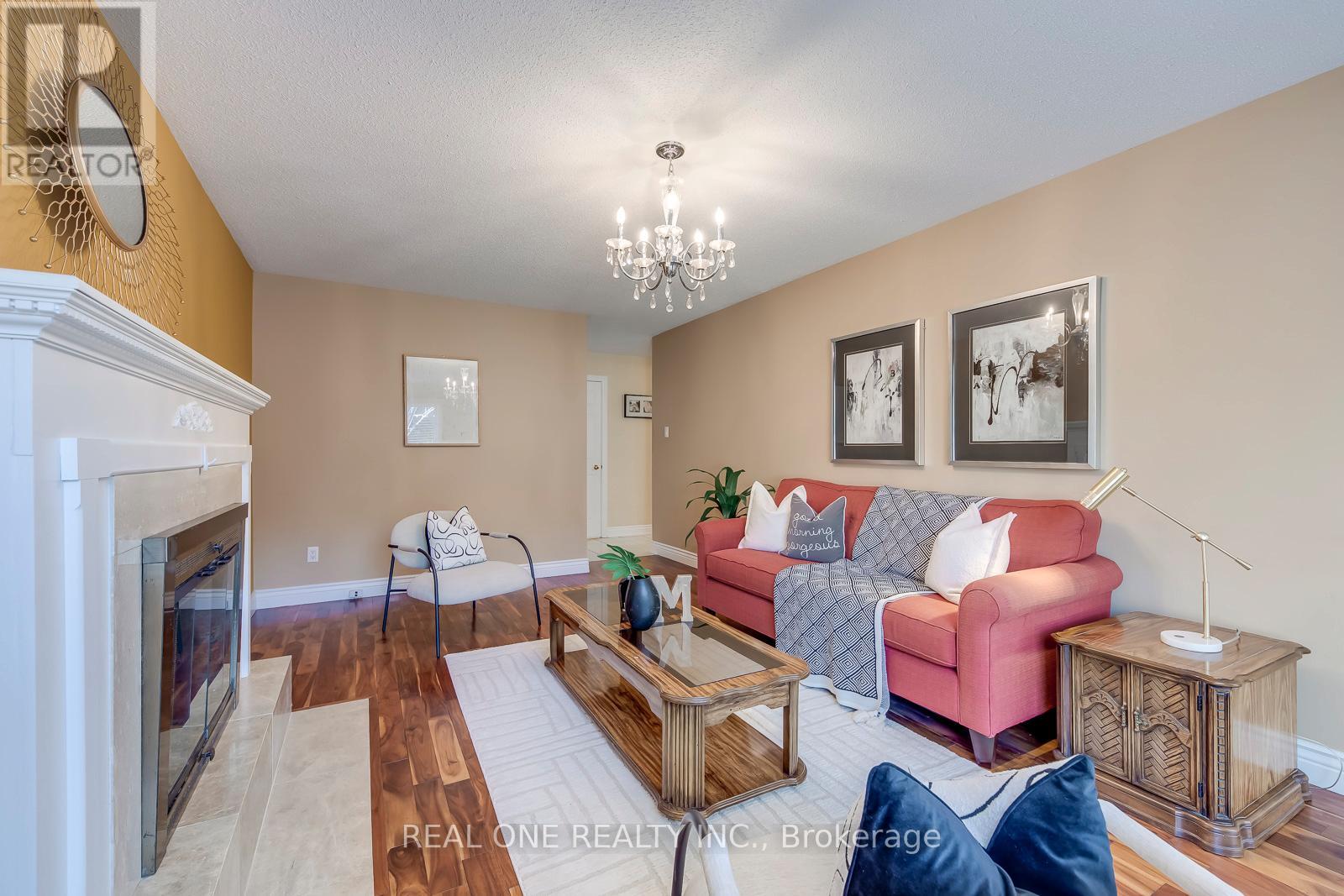 1201 Creekside Drive, Oakville, Ontario  L6H 4Y8 - Photo 15 - W12989124