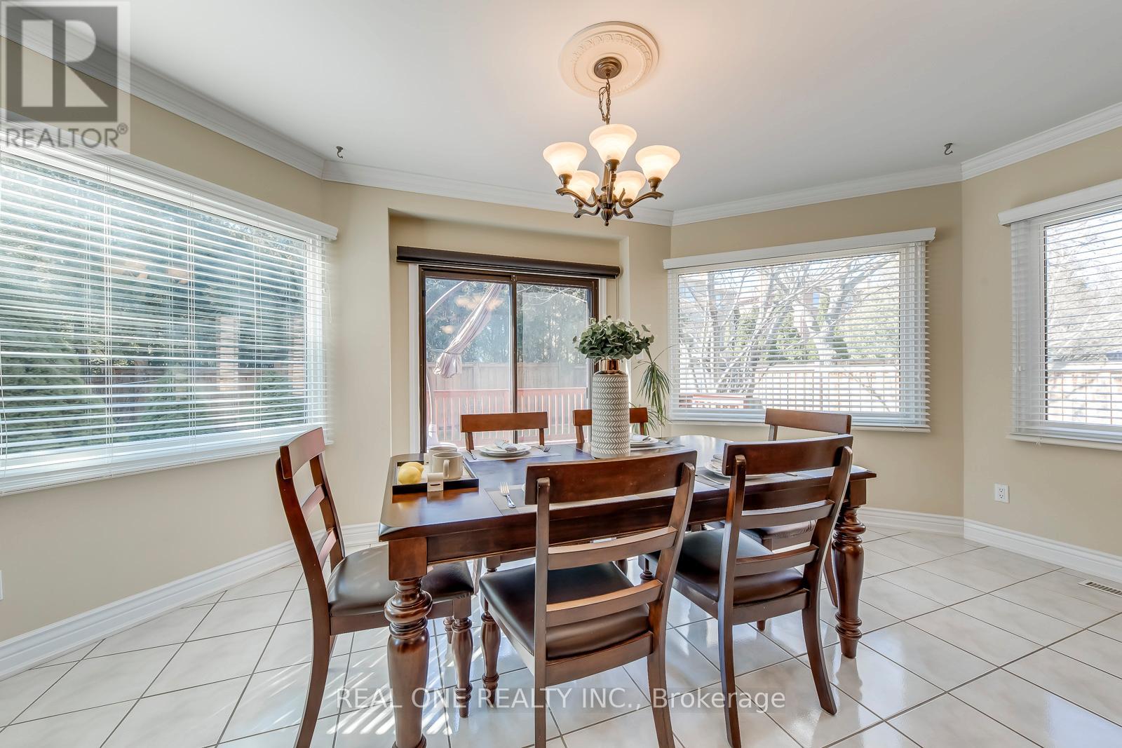 1201 Creekside Drive, Oakville, Ontario  L6H 4Y8 - Photo 21 - W12989124