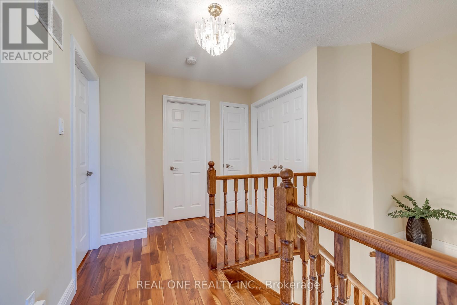 1201 Creekside Drive, Oakville, Ontario  L6H 4Y8 - Photo 25 - W12989124