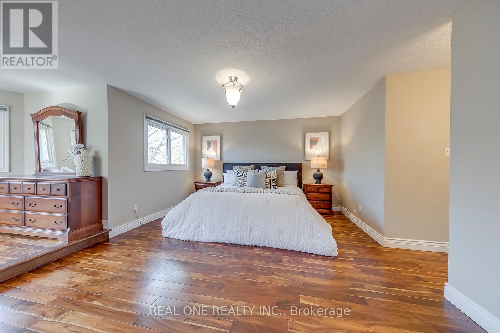 1201 Creekside Drive, Oakville, Ontario  L6H 4Y8 - Photo 26 - W12989124