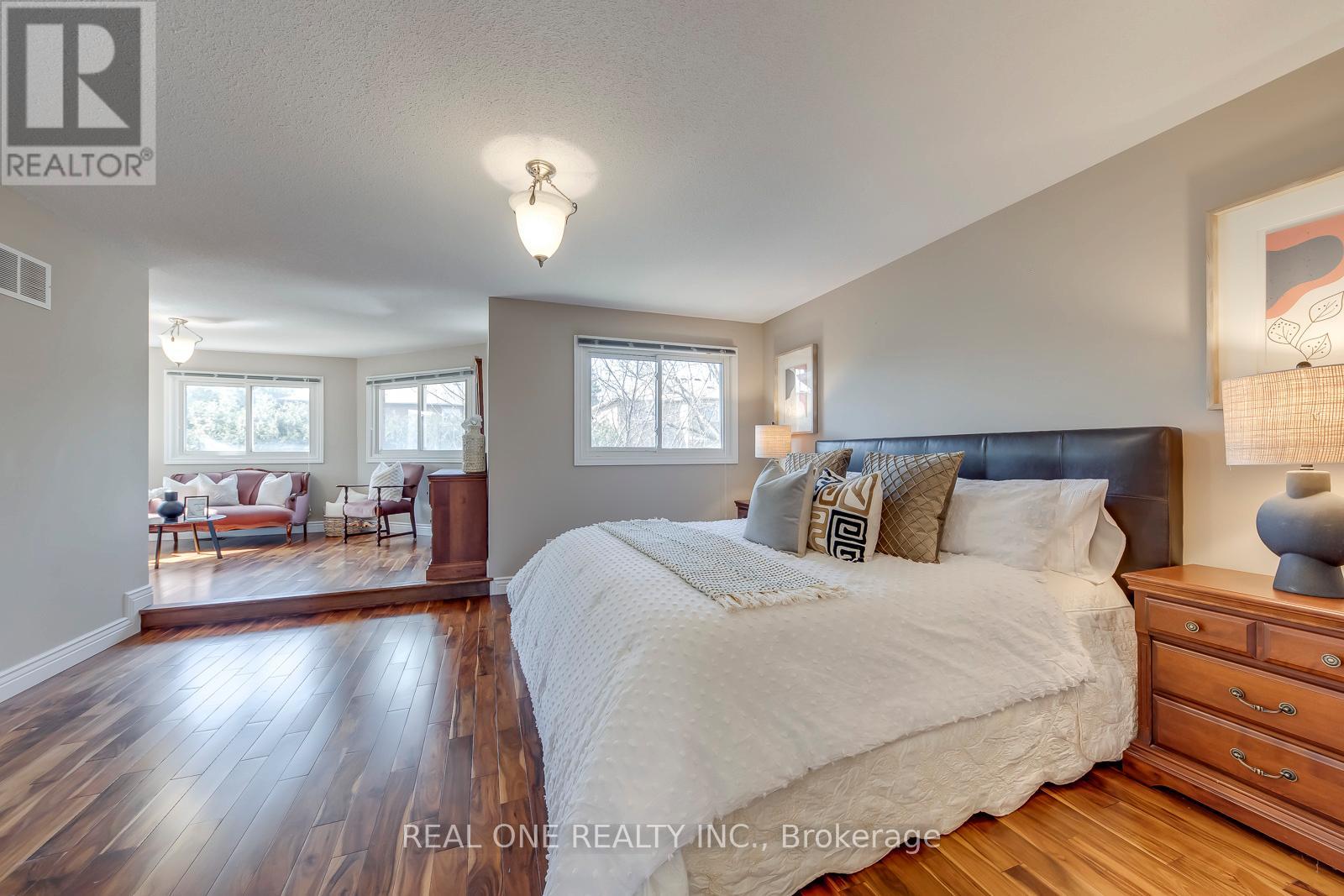 1201 Creekside Drive, Oakville, Ontario  L6H 4Y8 - Photo 27 - W12989124