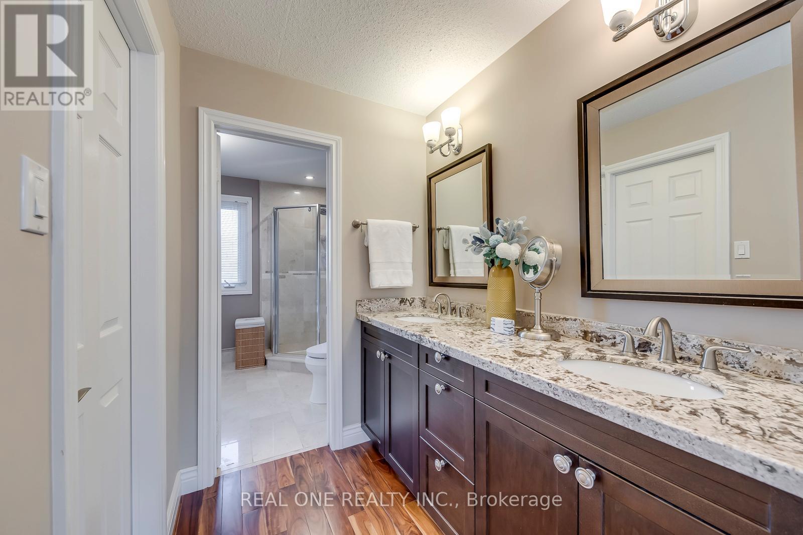 1201 Creekside Drive, Oakville, Ontario  L6H 4Y8 - Photo 33 - W12989124