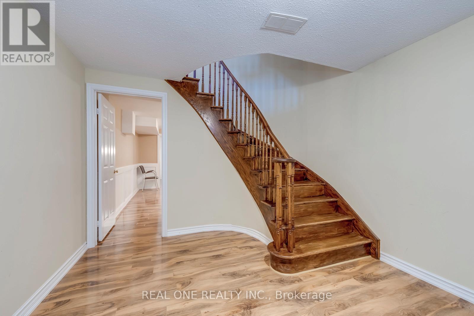 1201 Creekside Drive, Oakville, Ontario  L6H 4Y8 - Photo 41 - W12989124