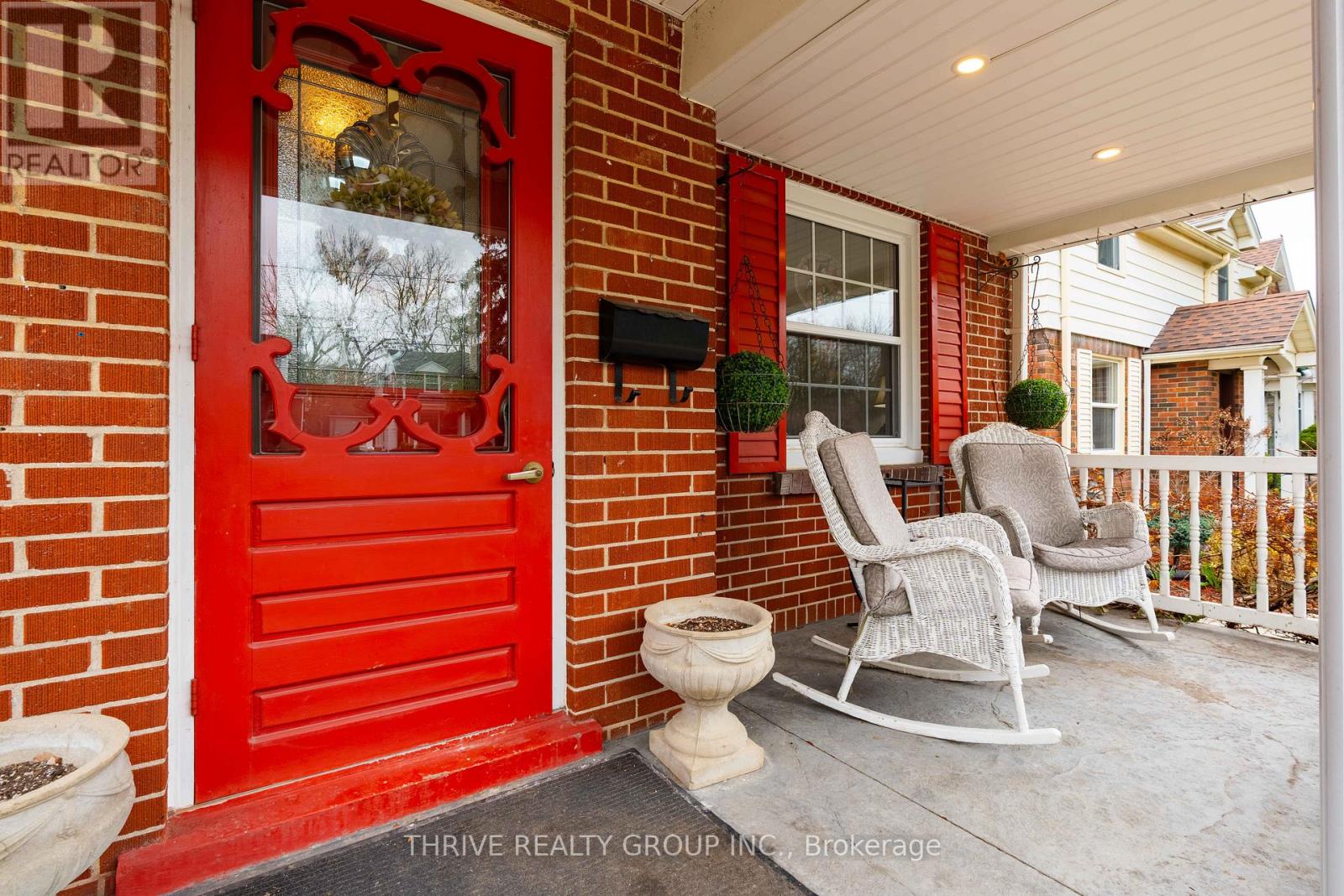 174 Iroquois Avenue, London South, Ontario  N6C 2K8 - Photo 6 - X12989194