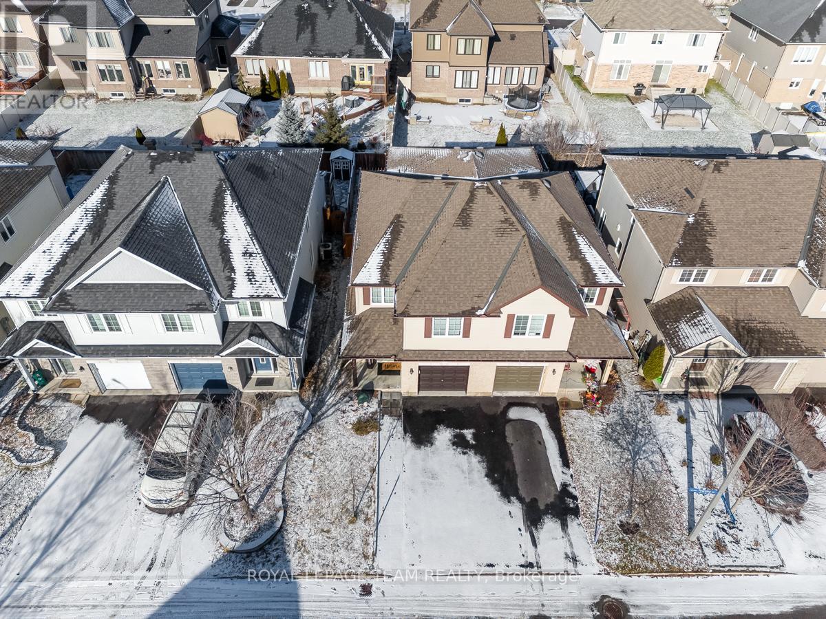 254 Tewsley Drive, Ottawa, Ontario  K1V 0Y6 - Photo 2 - X12989174