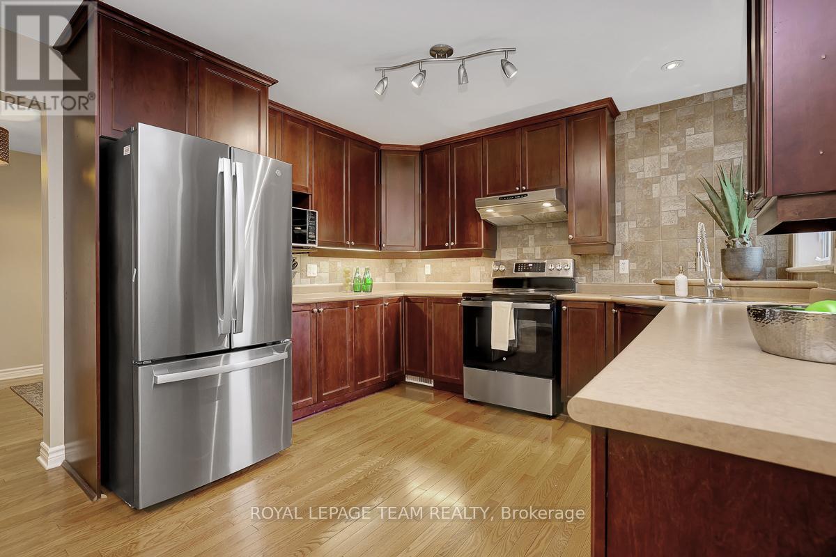 254 Tewsley Drive, Ottawa, Ontario  K1V 0Y6 - Photo 8 - X12989174