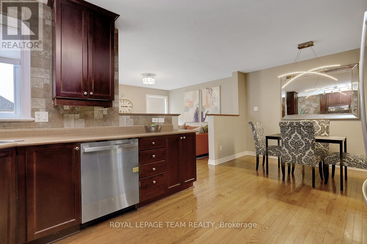 254 Tewsley Drive, Ottawa, Ontario  K1V 0Y6 - Photo 9 - X12989174