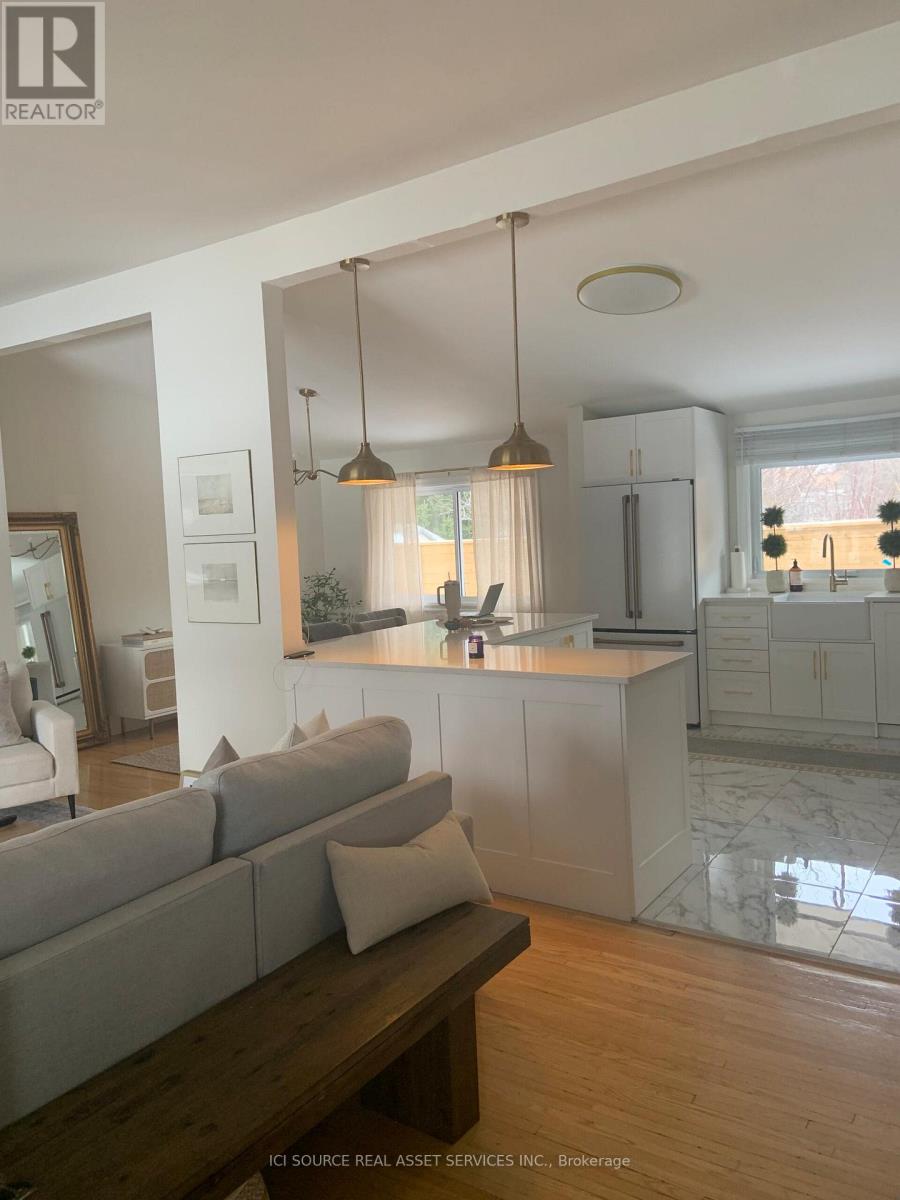 522 Cypress Avenue, London North, Ontario  N6H 3R4 - Photo 4 - X12989090